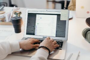solar email marketing - Uprise Digital